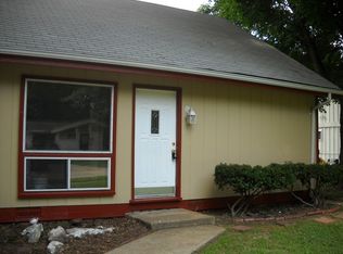949 Dawnview Dr, Florissant, MO 63031