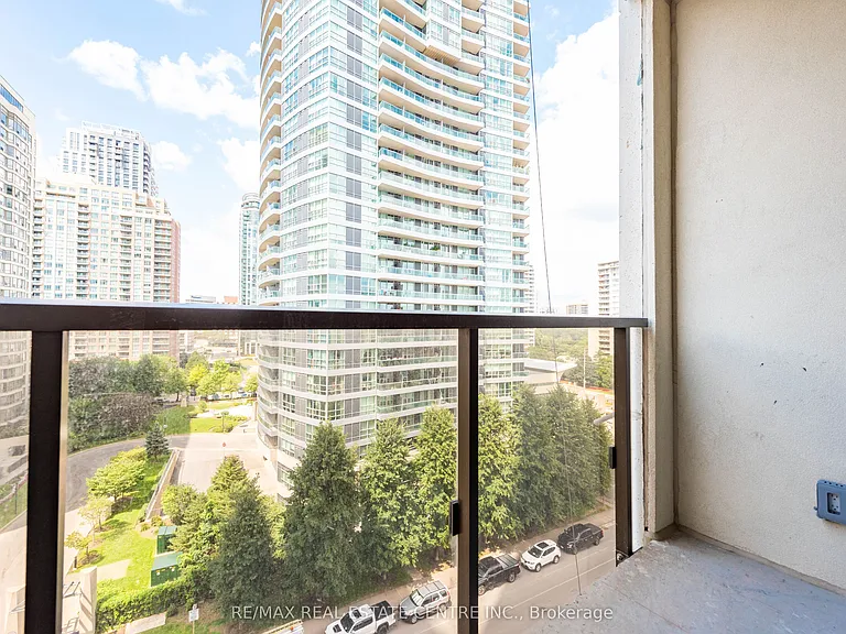 30 Elm Dr W #601 — Photo 28