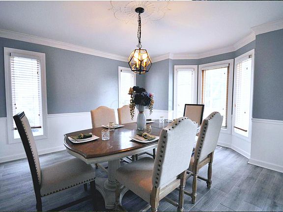 4th image of 7732 Quarry Cliff Ct