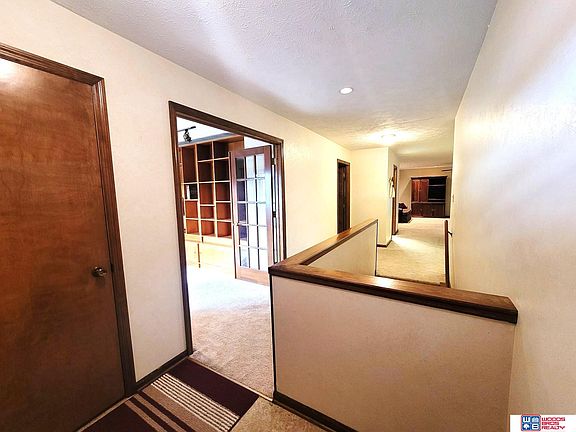 2nd image of 1835 Meadow Ln