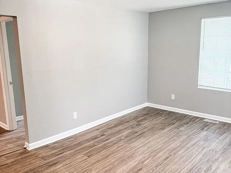 4033 Ivy Ave — Photo 3