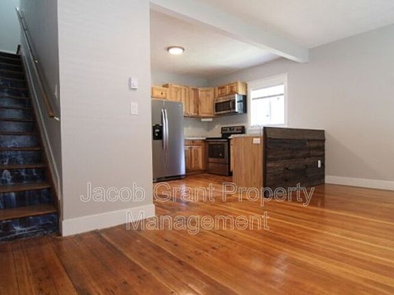 5th image of 321 Lava St