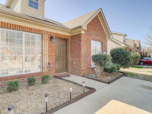 4th image of 2790 Southwood Ln