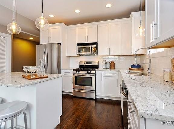 2nd image of 4843 N Winthrop Ave Unit 3S