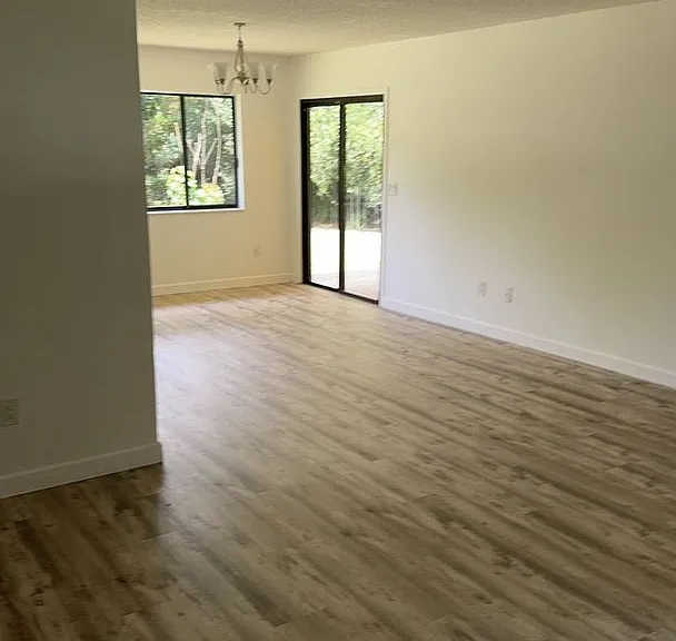 1418 Paley Cir SE — Photo 9