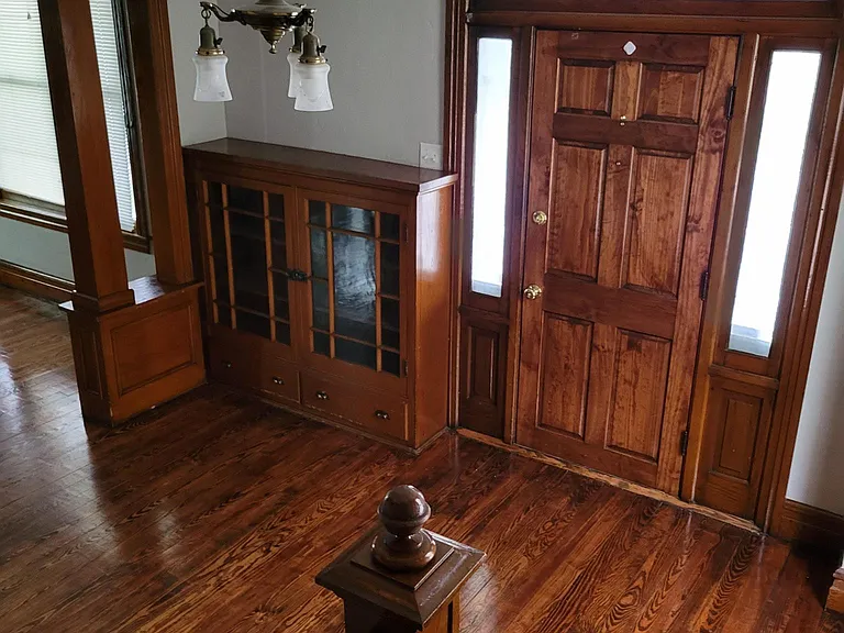841 York St — Photo 10