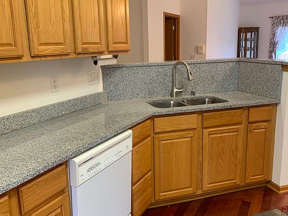4th image of 5011 Black Walnut Dr
