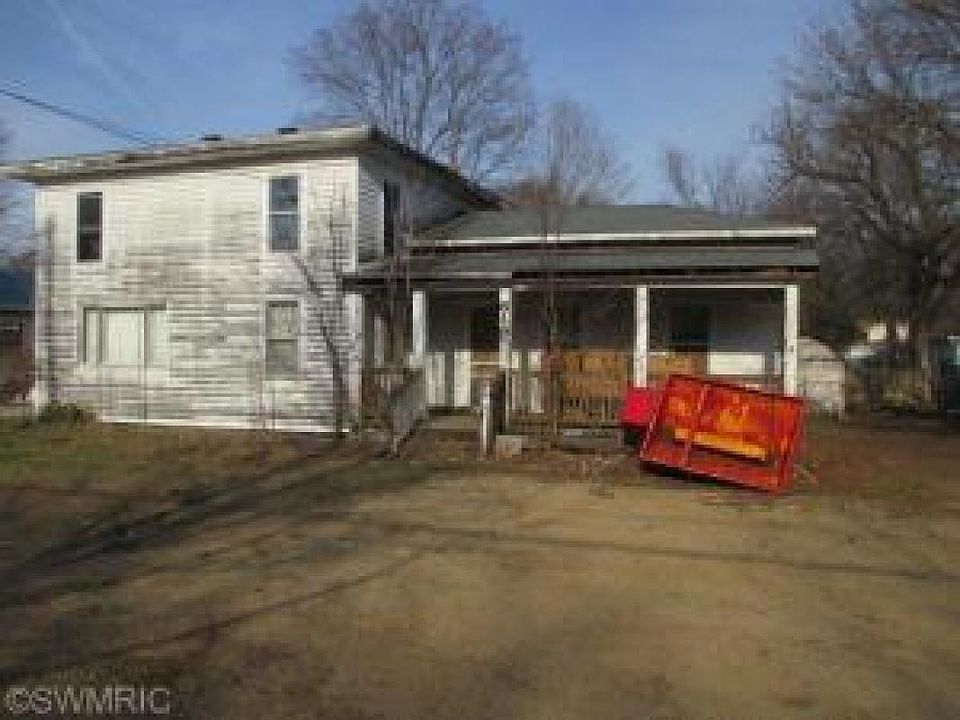 2nd image of 619 N Main St