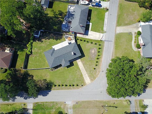 5th image of 2921 Summerhaven Rd