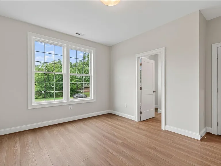 150 Carolina St — Photo 19