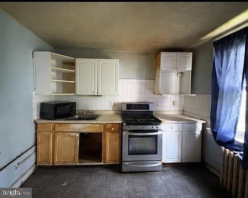 2nd image of 4560 Milnor St