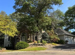 1743 Galaxie Ct, Eagan, MN 55122