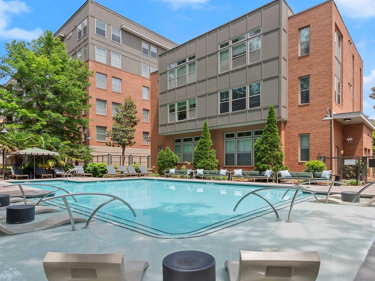 Cortland Peachtree Battle — Photo 1