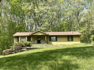 6475 Heritage Hl, Fenton, MI 48430