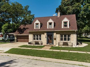 406 Howard St, Ripon, WI 54971