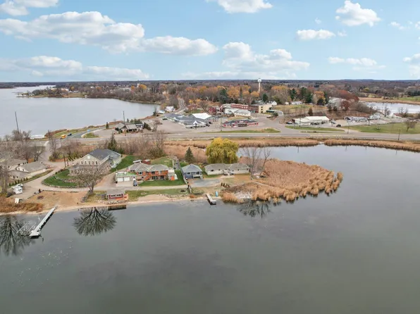 516 Park Island Rd, Center City, MN 55012