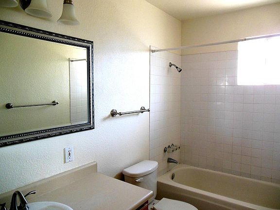 5th image of 307 S Westfall Ave APT 1
