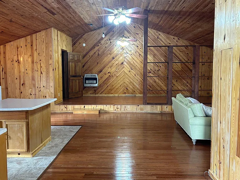 901 Temple Grove Rd — Photo 7