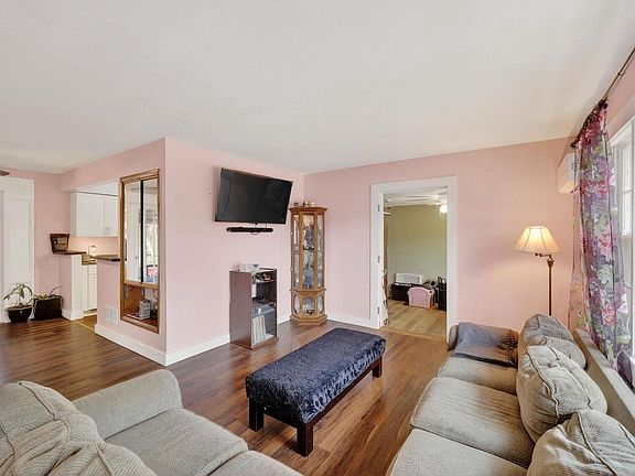 4th image of 1650 Sunfield Street