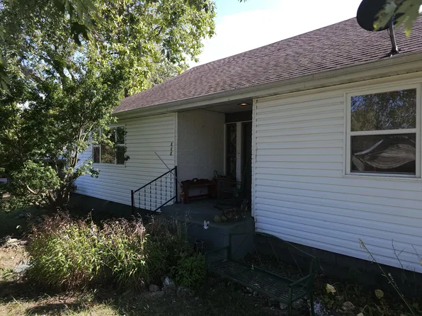 312 E Monroe Street, Walnut Grove, MO 65770