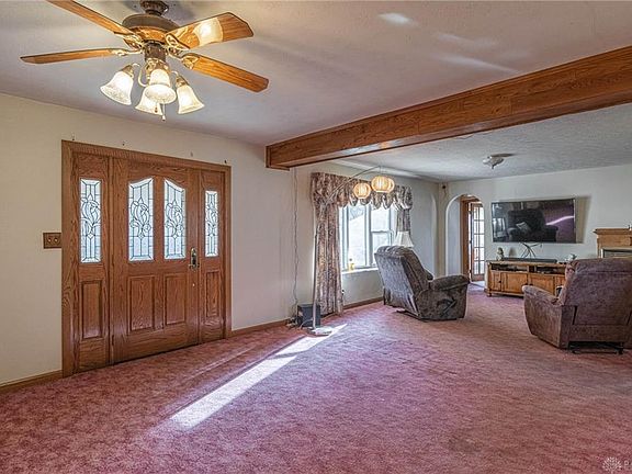 5th image of 1051 Highview Dr