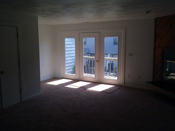 Living Room w/Deck