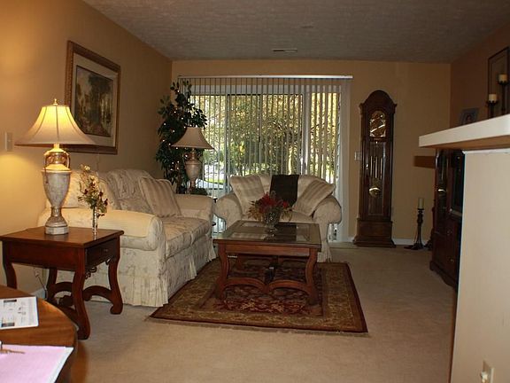 4th image of 8306 Glenwillow Ln Unit 102