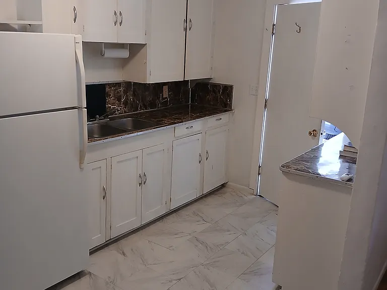 558 Dameron Dr #B — Photo 5