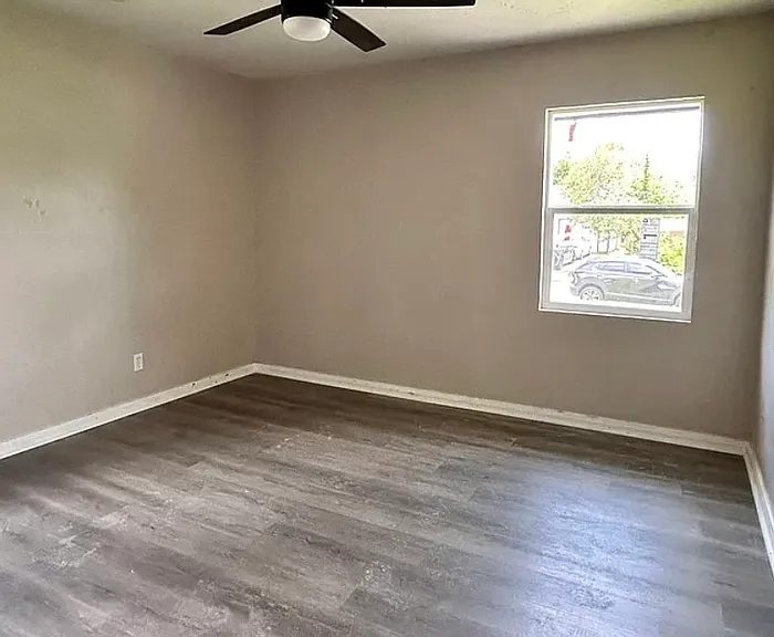 3905 NW 23rd St — Photo 3