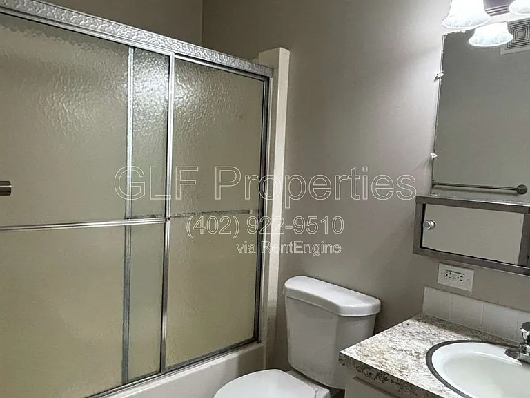 823 N 2nd St #5 — Photo 7
