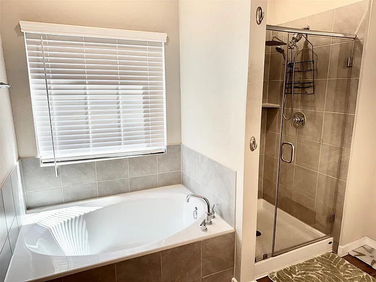 21759 Thicket Point Ln — Photo 12