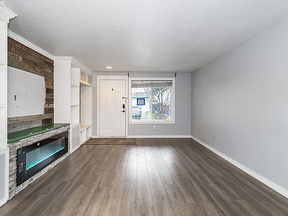 5th image of 5405 NE 61st Ct