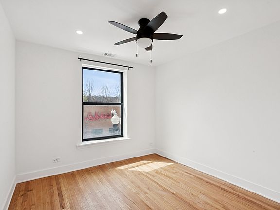 3rd image of 4345 N Lincoln Ave APT 2
