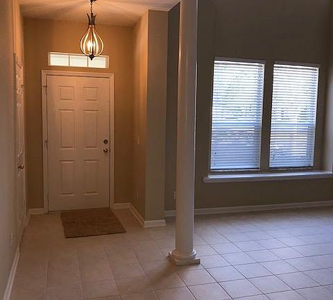 5th image of 805 Wynbrook Ln
