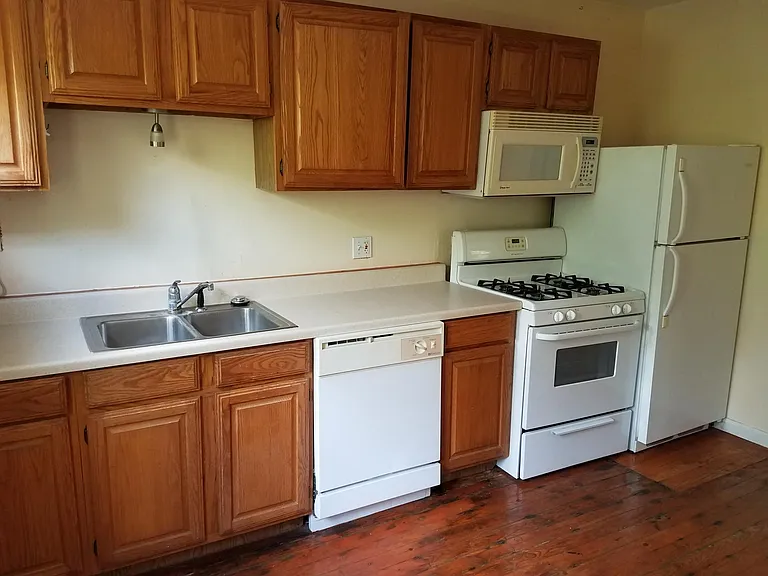 418 W Huisache Ave #3 — Photo 6