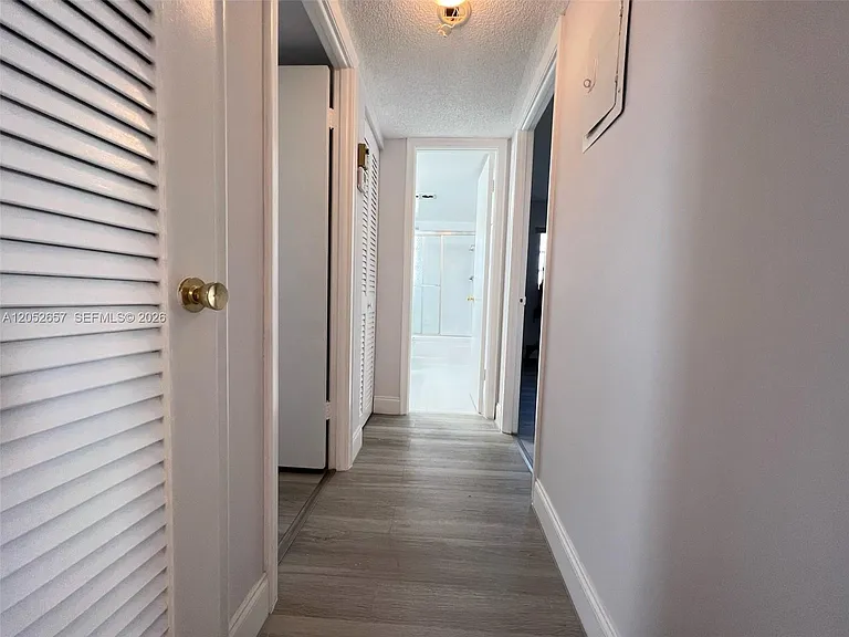 301 NE 14th Ave #608 — Photo 8