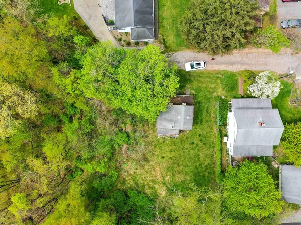 370 Congress Ave, Star City, WV 26505