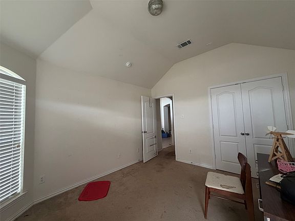 5th image of 140 Cherokee St