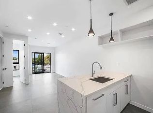 537 Grand St #5B, Brooklyn, NY 11211