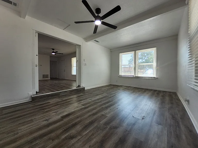558 Harrison Ln — Photo 11