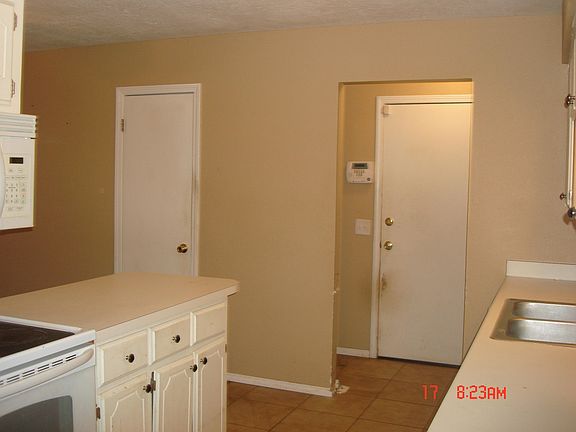 5th image of 1210 N Aspen St