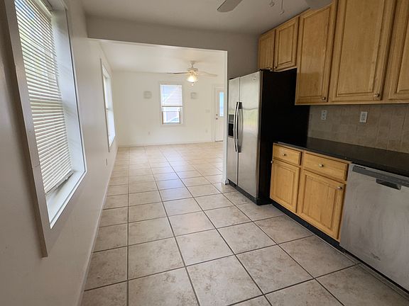 5th image of 9 Dallis Ln #99