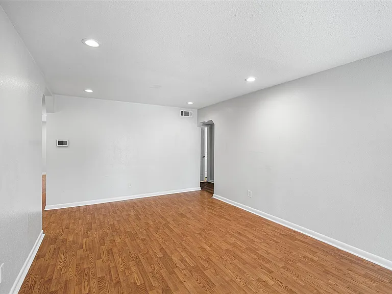 12633 Memorial Dr #118 — Photo 6