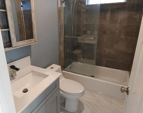 5th image of 2733 N Hamlin Ave #2
