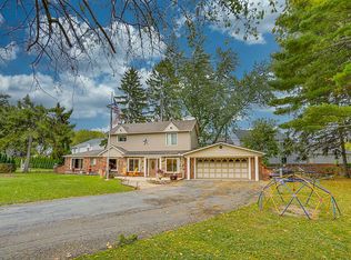 28130 Nieman St, Saint Clair Shores, MI 48081