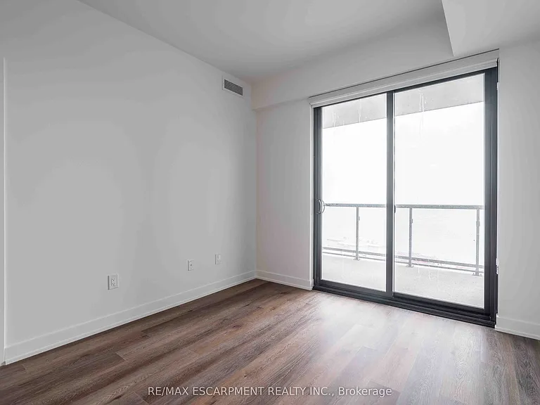 2075 Lakeshore Rd #707 — Photo 13
