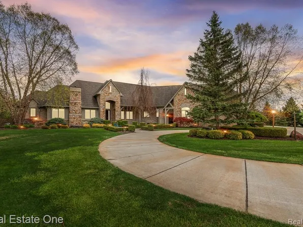 78642 Harvest Ln, Romeo, MI 48065