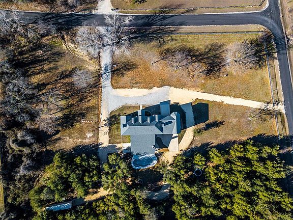 2nd image of 1850 Forest Ln