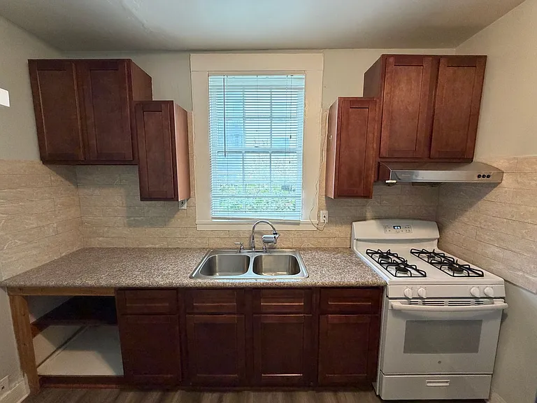 2346 Valdez St — Photo 17