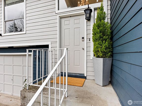 4th image of 512 191st Street Ct E